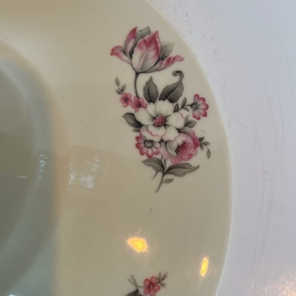 Aberdeen Moss Rose Round Covered Vegetable Dish - Picture 9 of 16